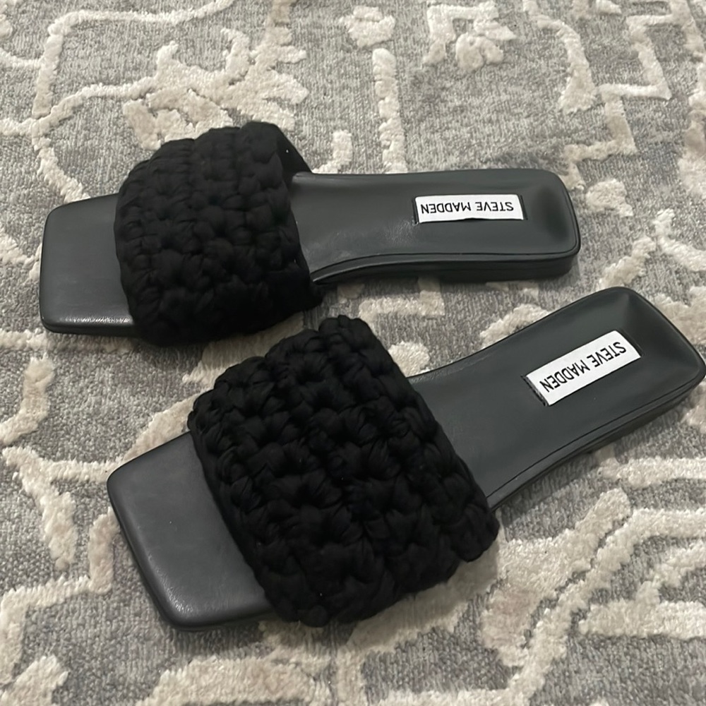 Steve Madden Maldeve black sandals slides